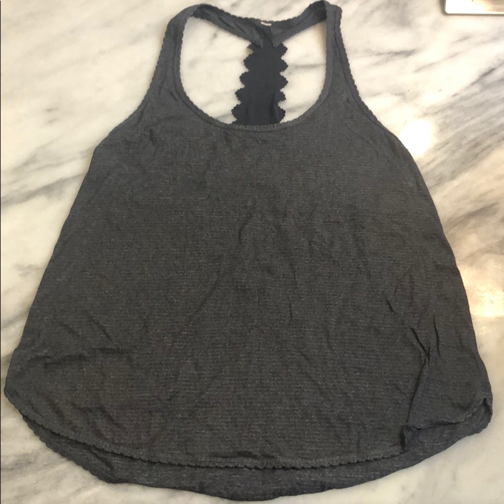 Lululemon top